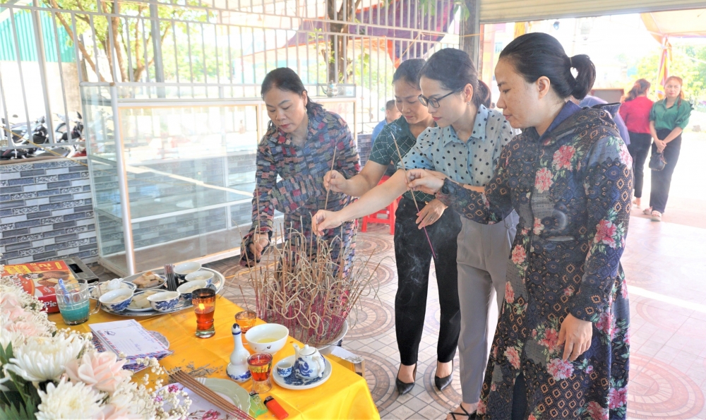 Thăm hỏi, động viên gia đình có trẻ bị đuối nước