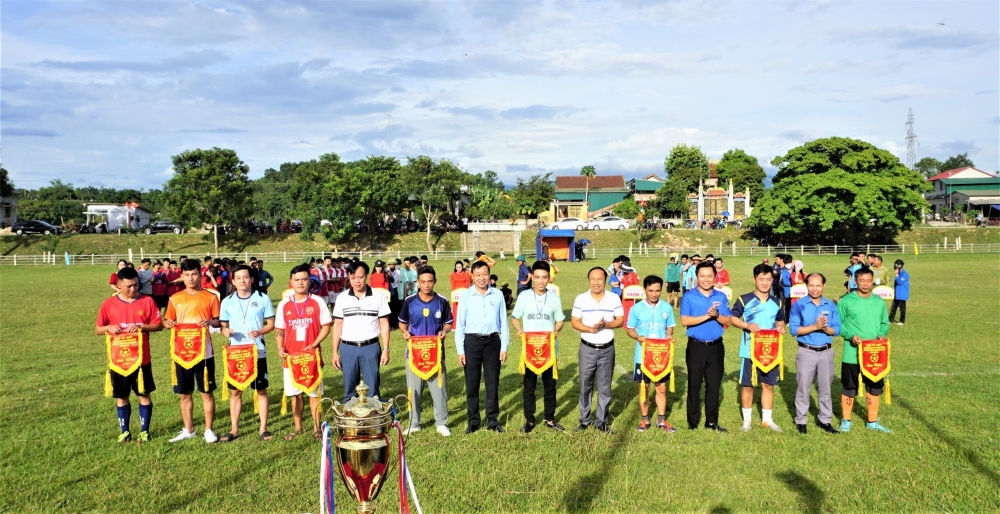 9 đội bóng tham gia giải Bóng đá Thanh niên xã Hương Thủy lần thứ XIII 