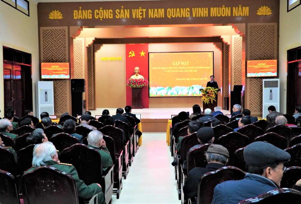 Gặp mặt cán bộ lãnh đạo chủ chốt đã nghỉ hưu nhân dịp mừng Đảng, mừng Xuân  