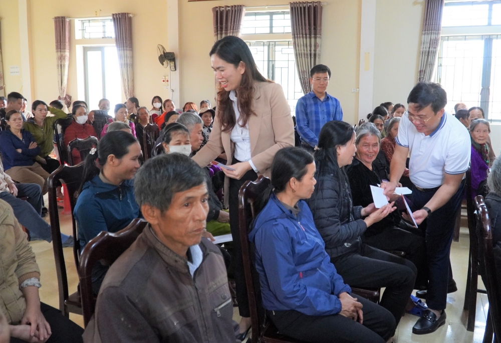 Công ty Thăng Long, Hà Nội tặng quà tết tại Hương Khê