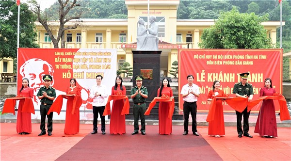 Đồn Biên phòng Bản Giàng, khánh thành tượng đài “Bác Hồ với chiến sĩ biên phòng”