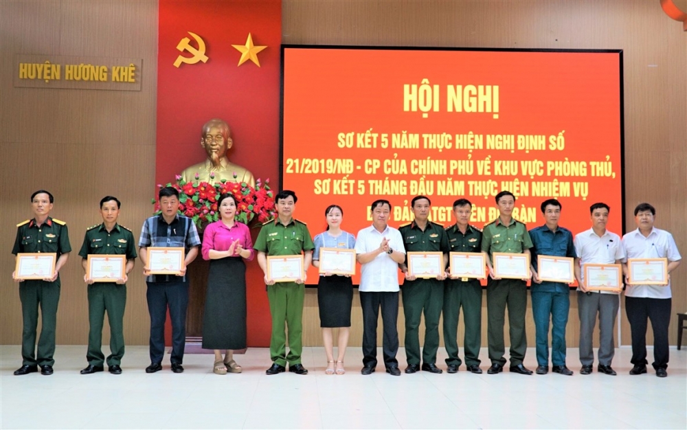 Sơ kết 5 năm thực hiện Nghị định số 21 Chính phủ về khu vực phòng thủ; công tác bảo đảm ATGT trên địa bàn