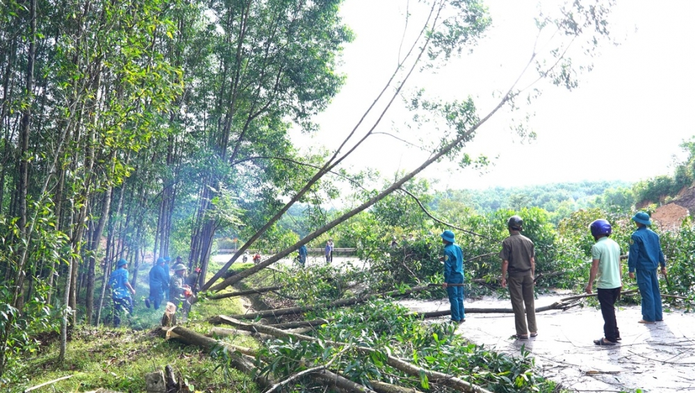 Các địa phương ra quân giải tỏa hành lang an toàn giao thông