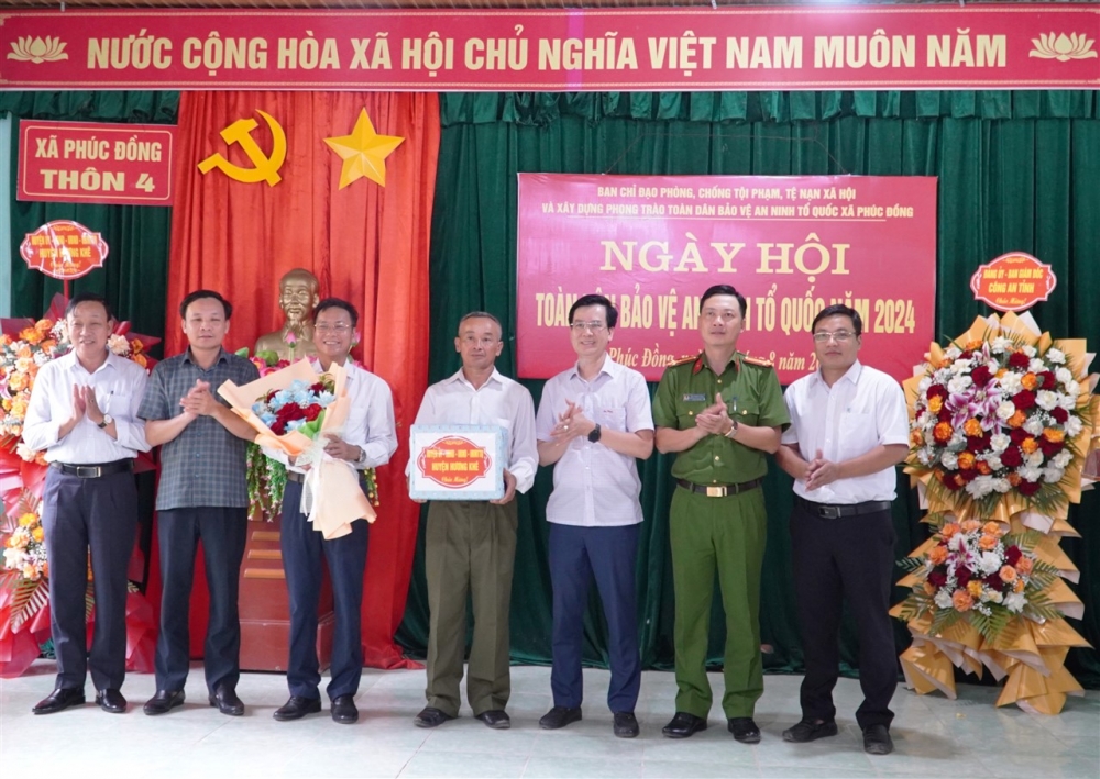 Bí thư Huyện ủy dự ngày hội toàn dân bảo vệ an ninh Tổ quốc tại thôn 4, Phúc Đồng