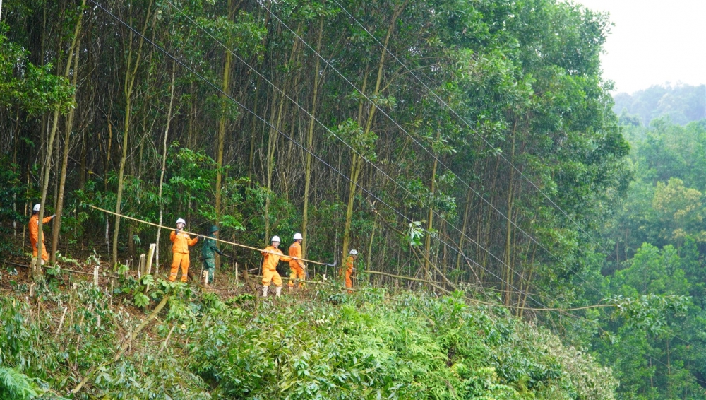 Điện lực Hương Khê nâng cao độ tin cậy cấp điện, giảm sự cố và tổn thất điện năng